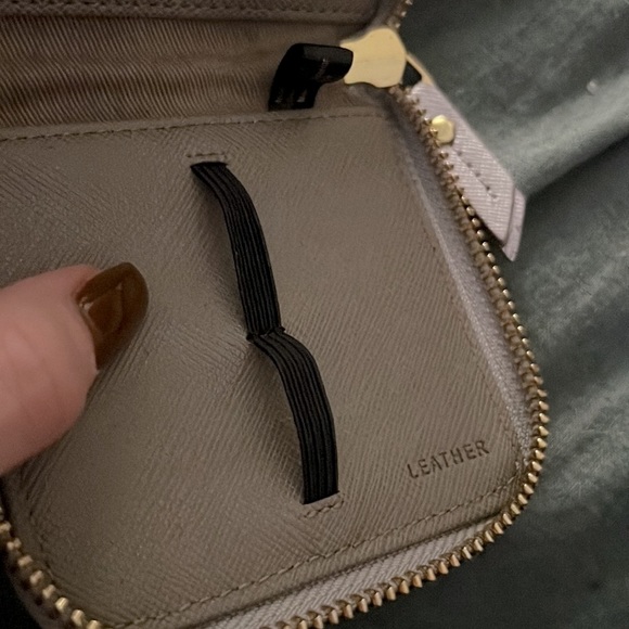 Neiman Marcus Makeup Accessory Bag - Picture 5 of 5